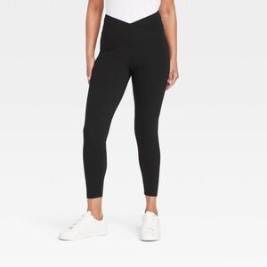 a new day Women’s Crossover V Waistband Black Leggings